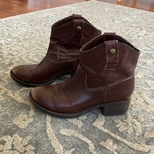Western brown cowboy boots booties